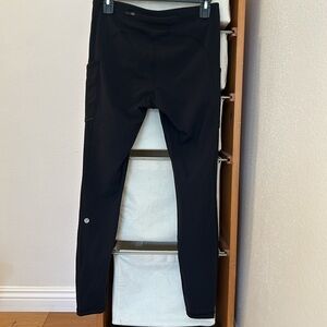 Lululemon low rise tight (size 8)